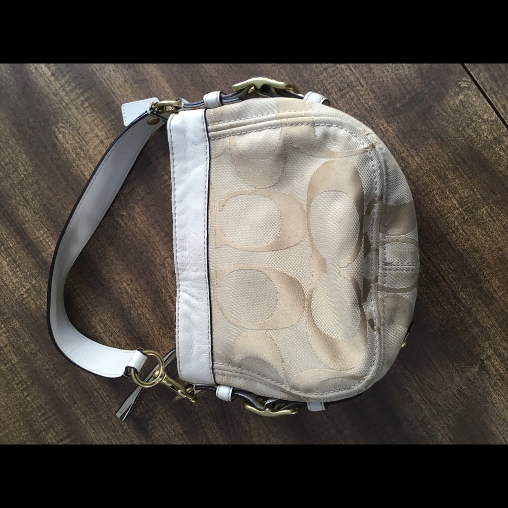 Tan Coach shoulder purse